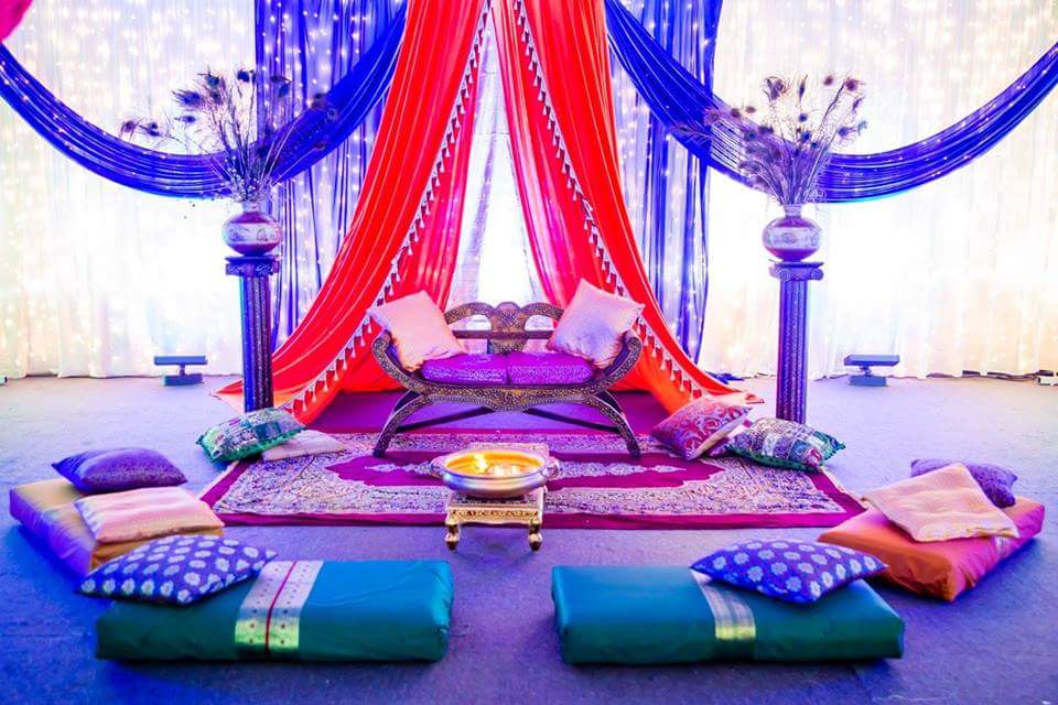 Peacock Lounge Ceremony Set