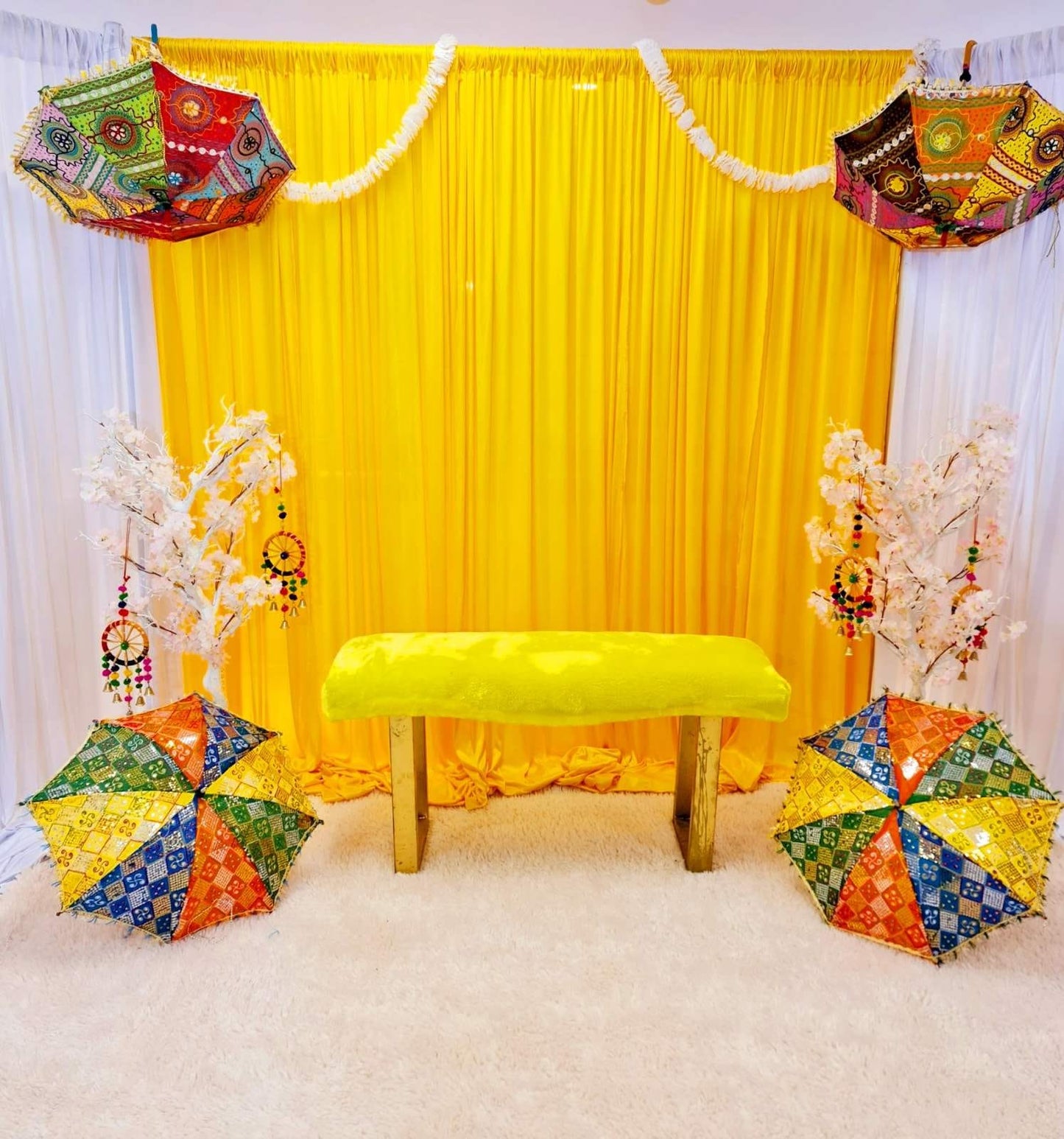 Sunshine Umbrella Bench Display