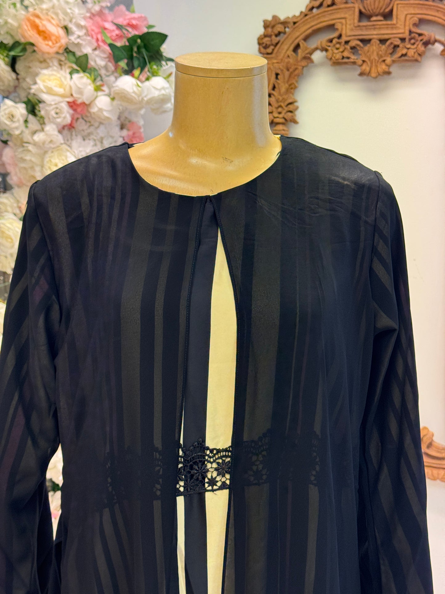 Shadow Lace Abaya