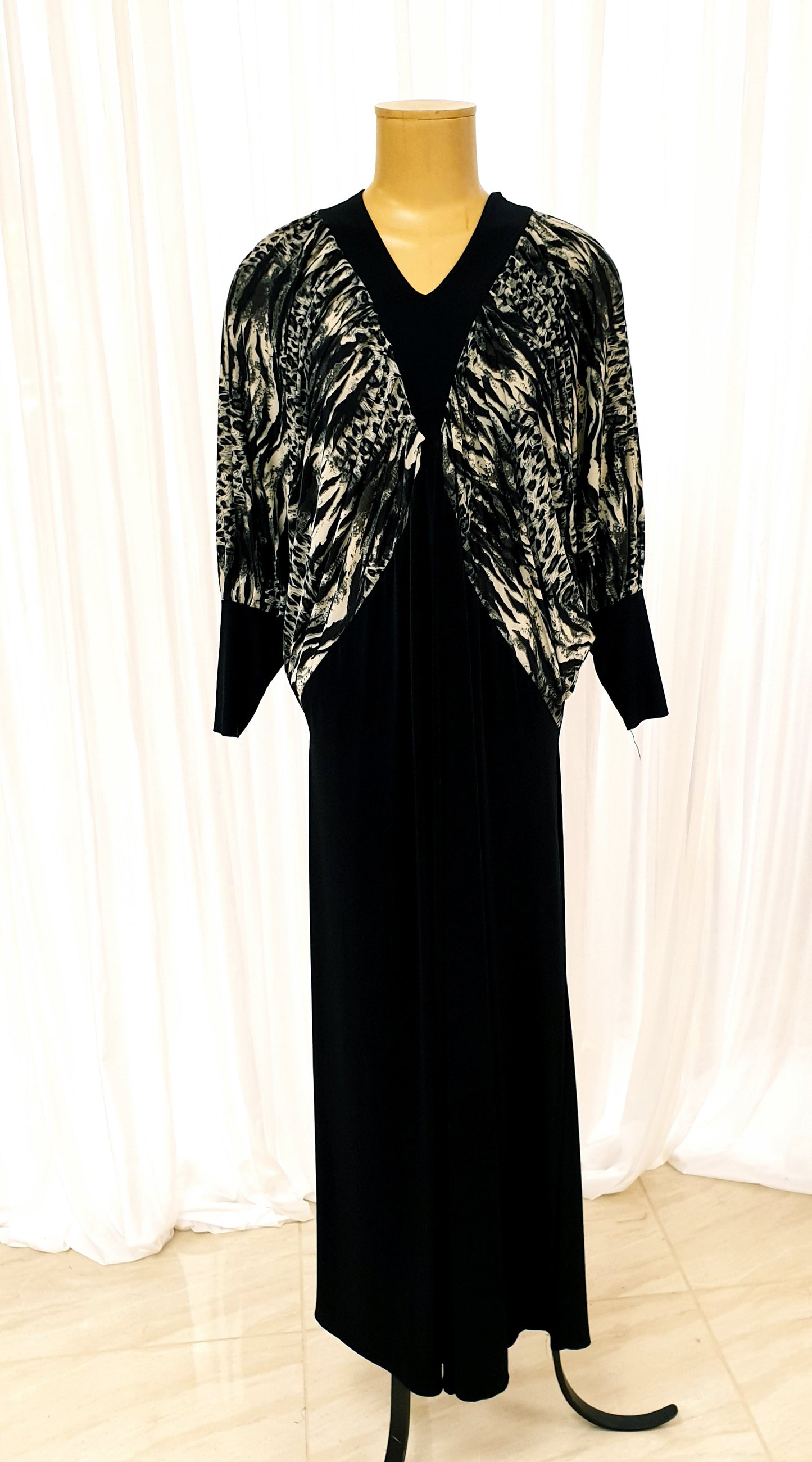 Black Animal Print Abayah