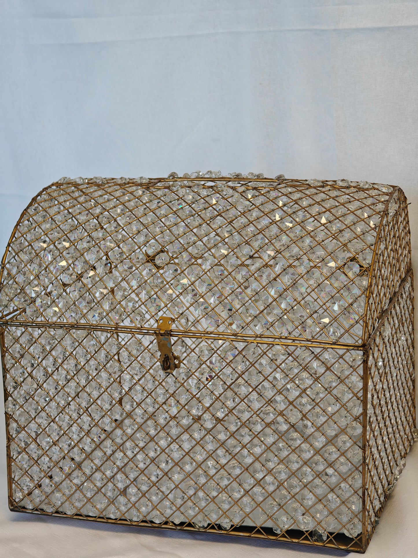 Golden Lattice Treasure Chest
